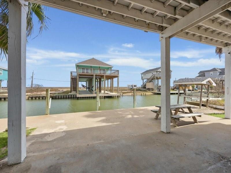 Image 3: When we say lots of deck and entertaining area---
