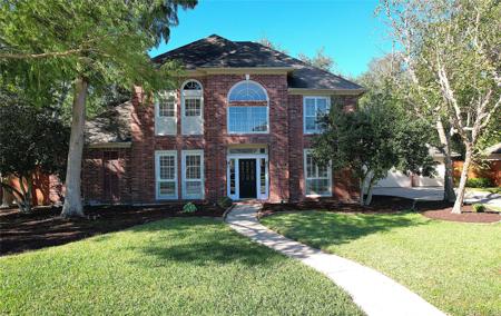 911 Pinewood Lane