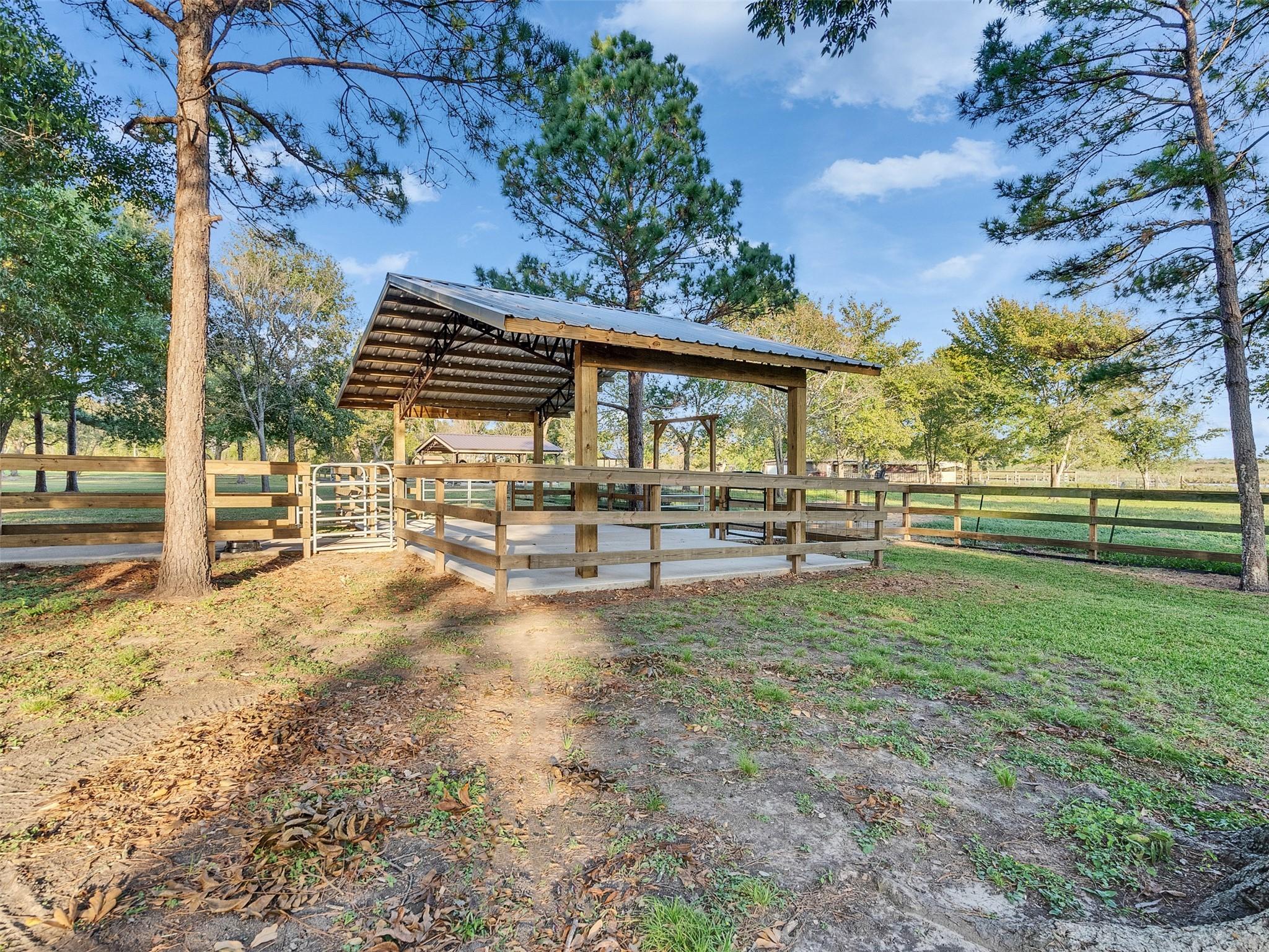 Image 4: Covered pavillion.