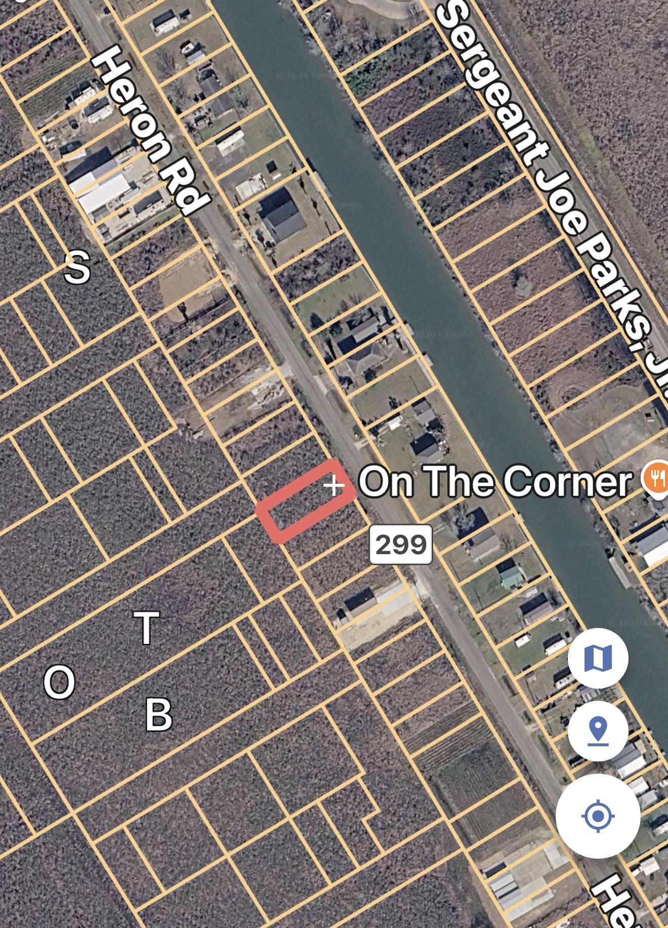Image 3: Convenient to restaurants, bait shops, Beach and B