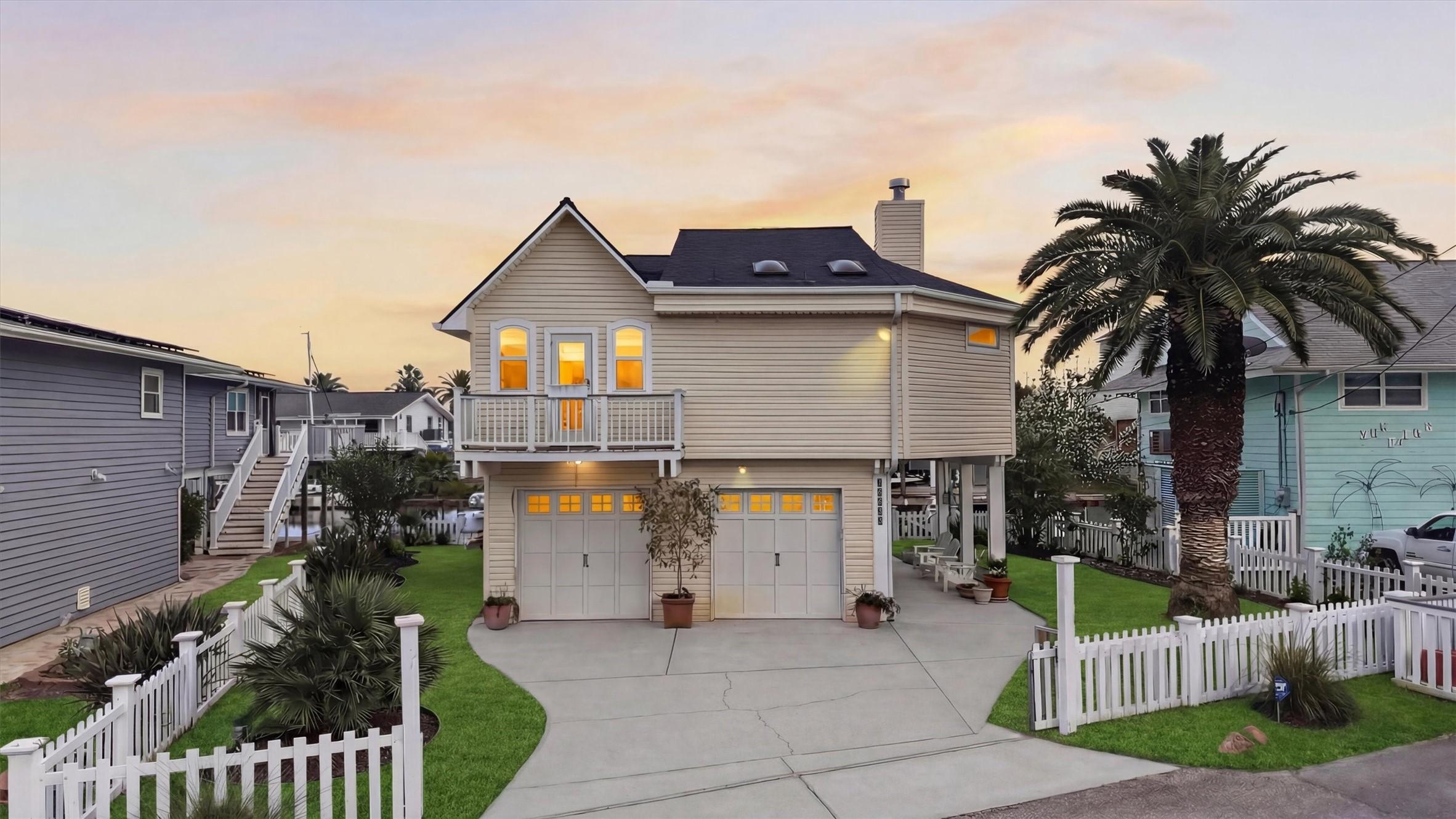 Image 2: Welcome to 16635 Jamaica Cove!
