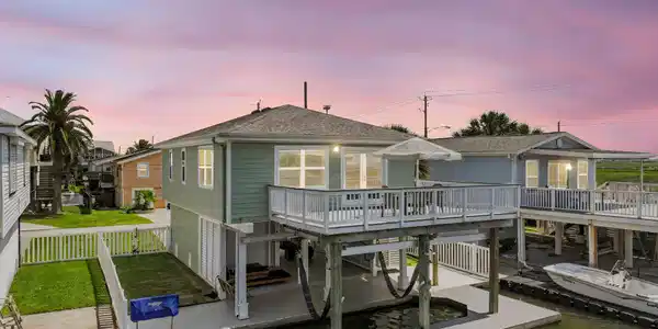16716 Tahiti Way