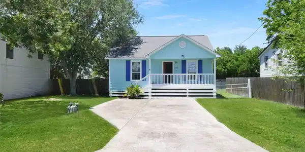 320 10th Street
