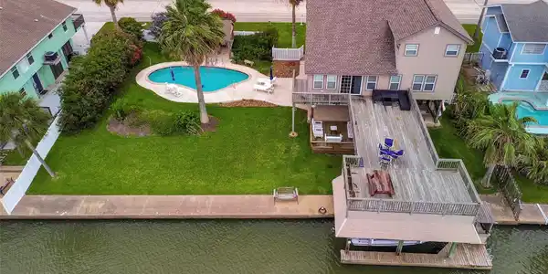 1302 Tiki Drive