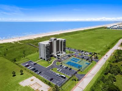 415 E Beach Drive