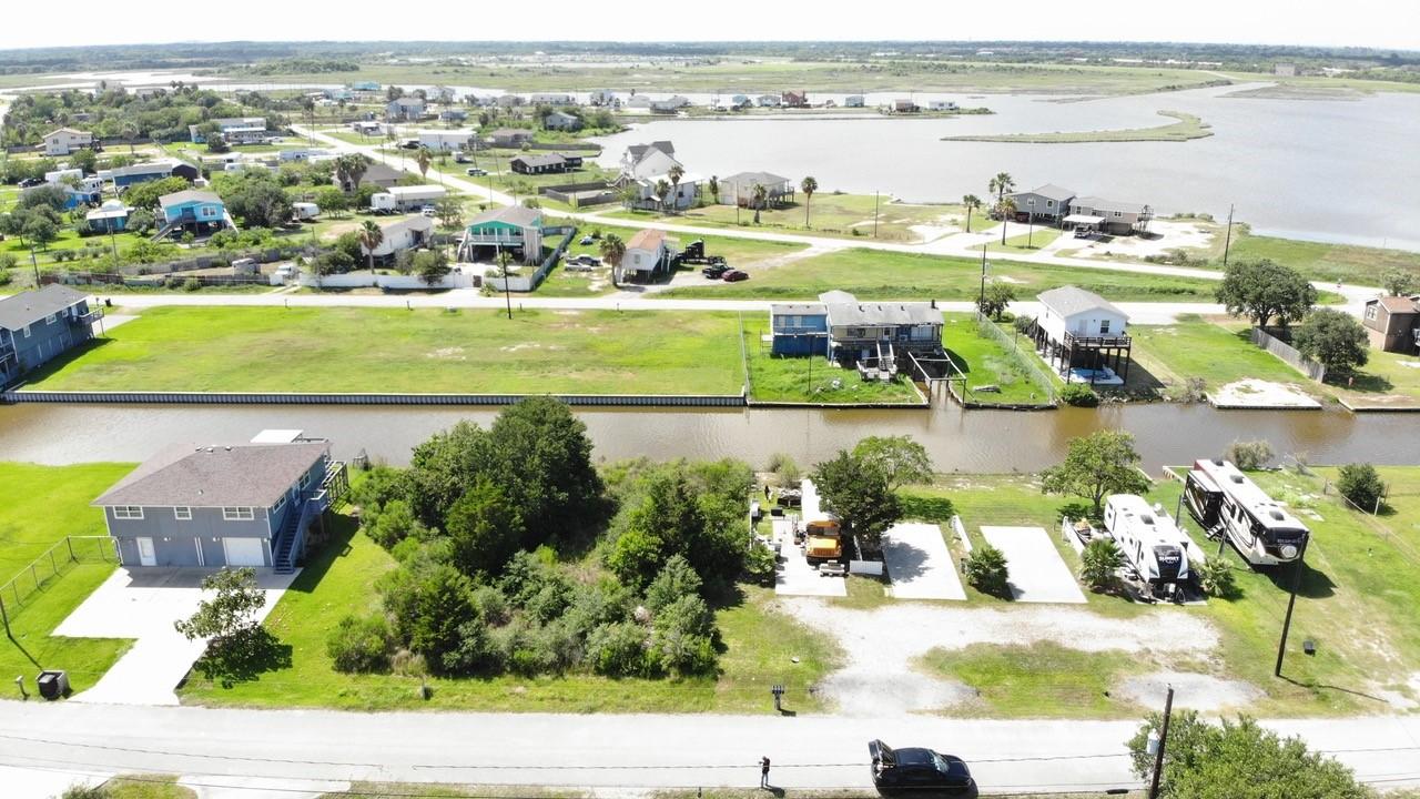 Image 3: Serene and picturesque setting ideal for water ent