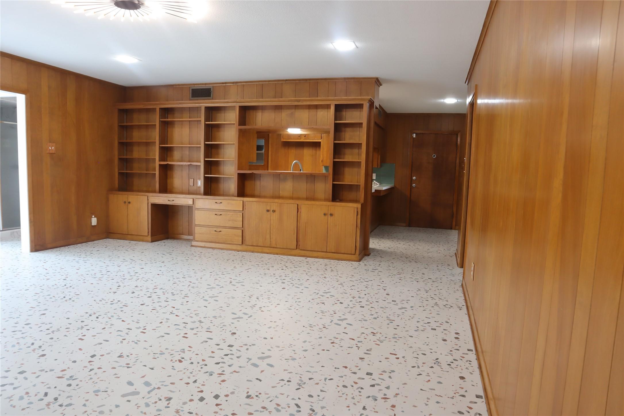 Image 3: Living Area