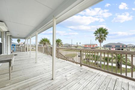904 Surf Drive