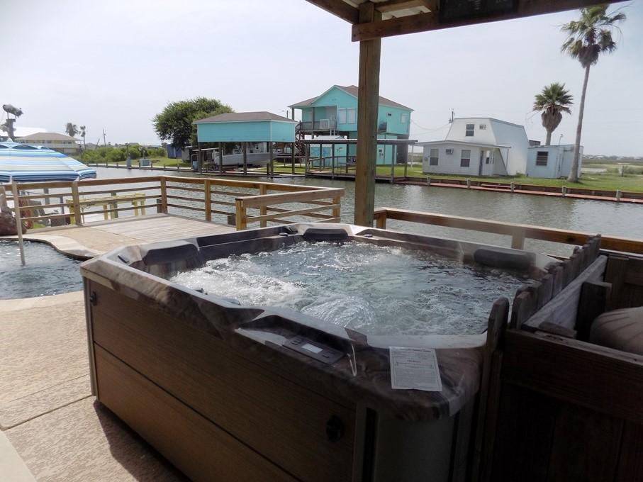 Image 3: or hot tub