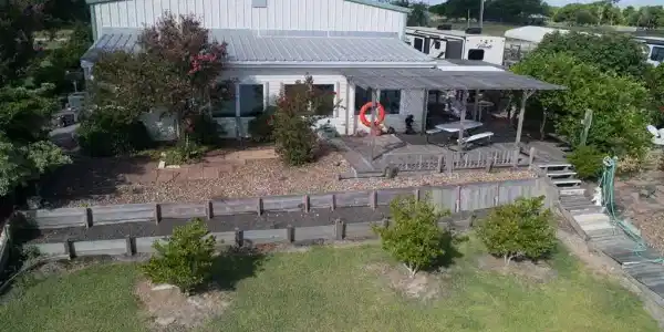 221 High Bluff