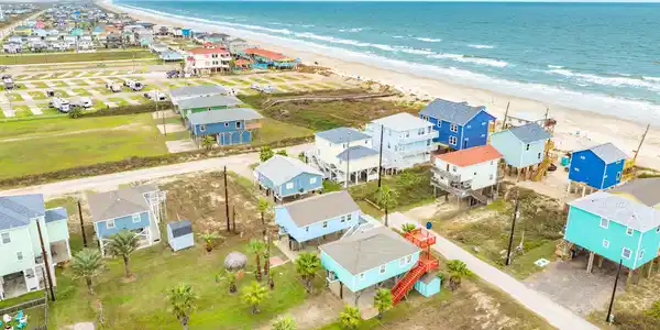Image 4: View from Surfside Beach looking toward Galveston
