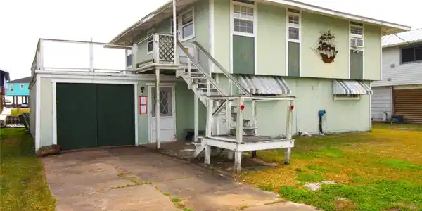 107 Admiral Lane