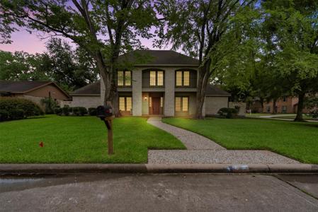 802 Forest Lake Drive