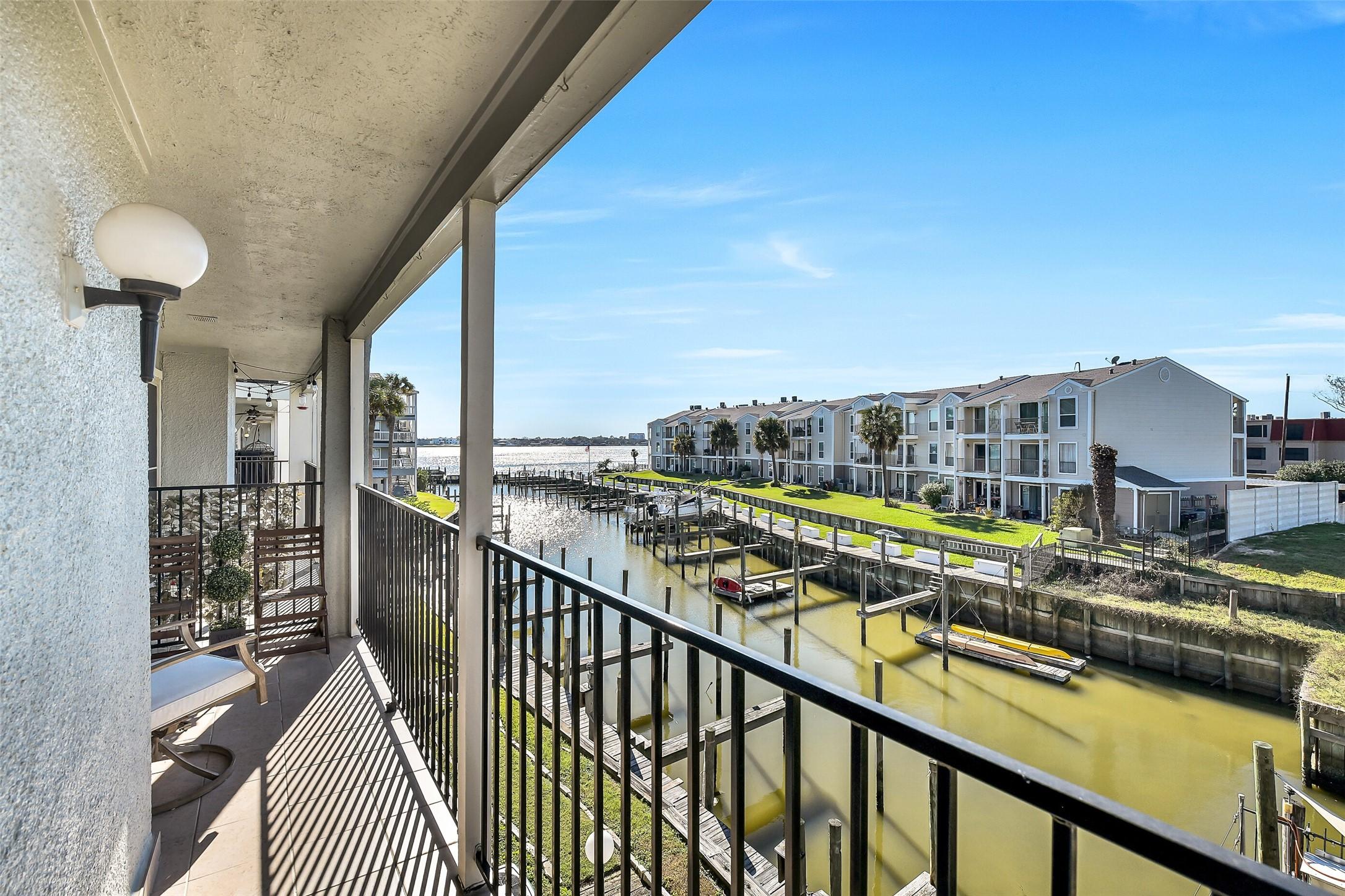 Image 2: Enjoy your private balcony overlooking the marina