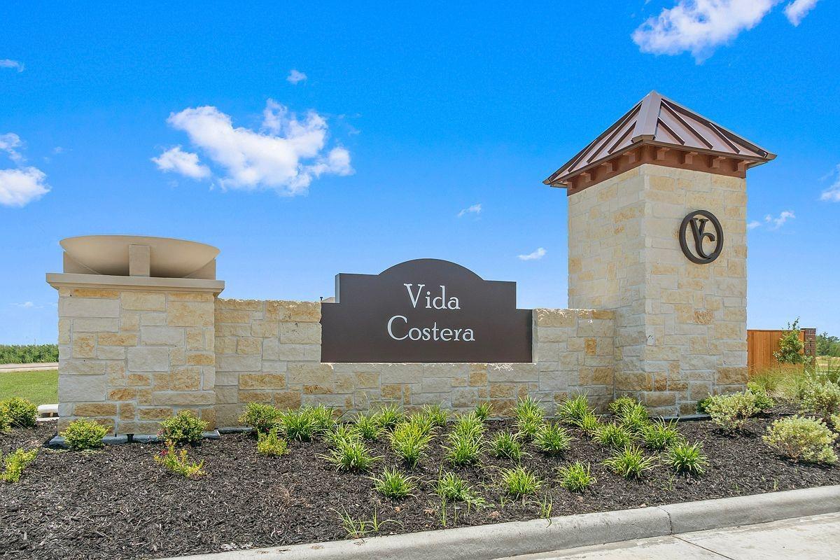 Image 3: Vida Costera is a community in Texas City, TX and