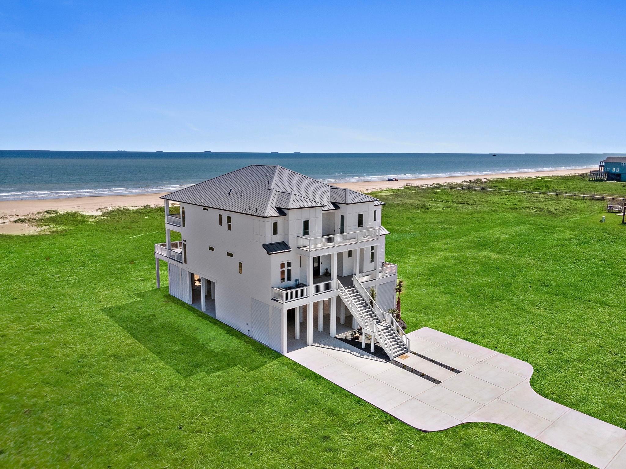 Image 3: Welcome to Paradise at 5034 Bluewater Hwy!