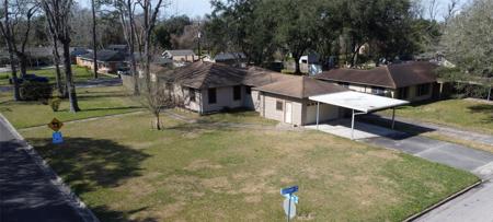 901 Woodlawn Street
