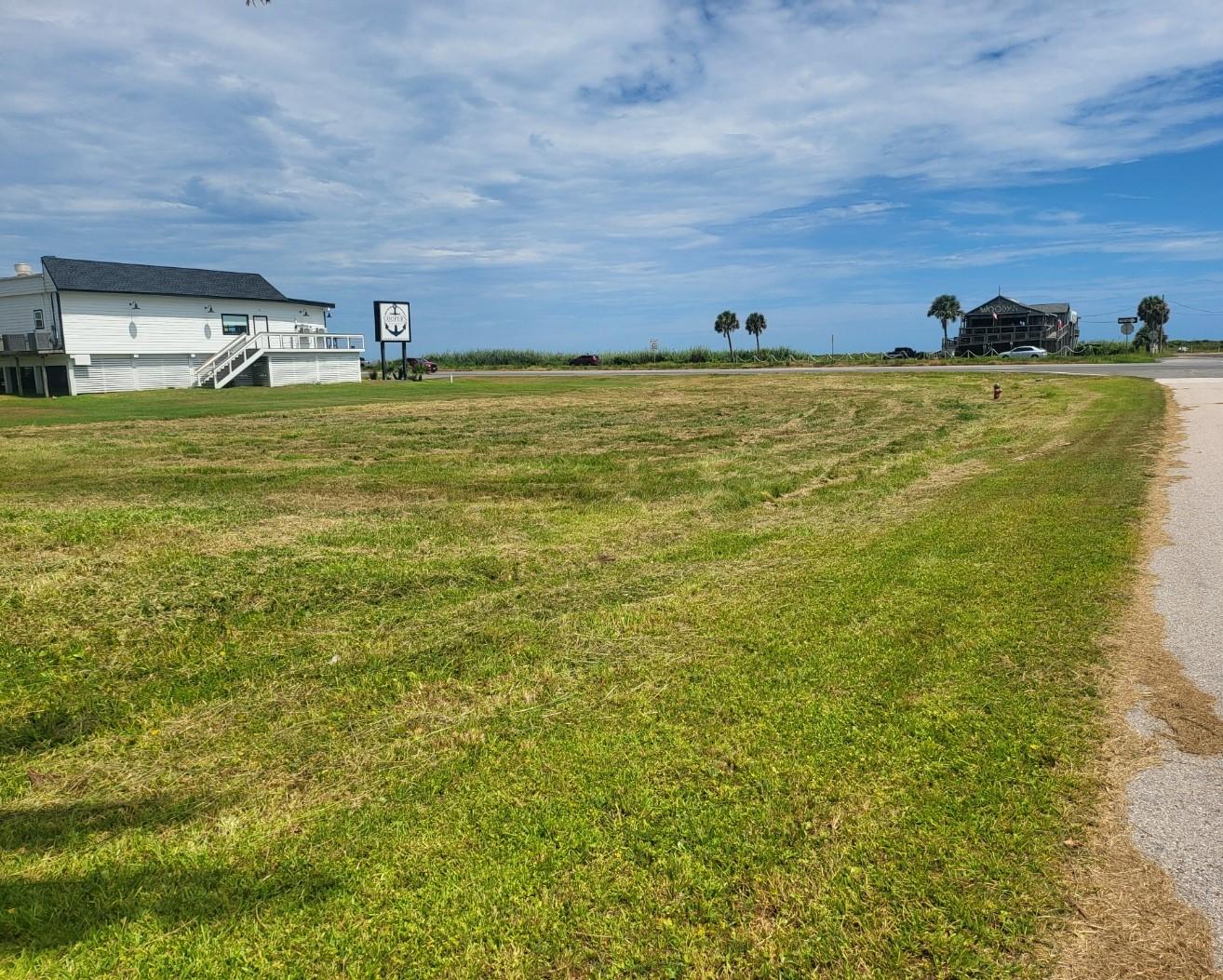 Image 2: Great corner exposure and easy access to FM 3005.