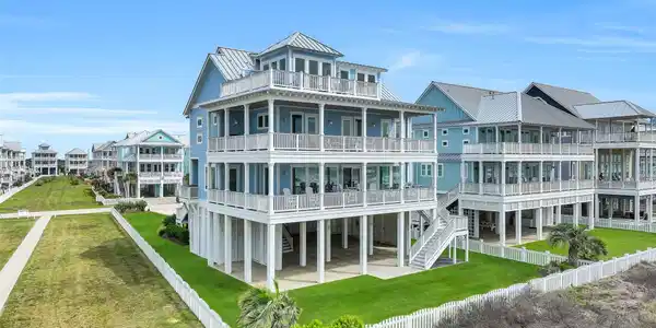 11391 Beachside Drive