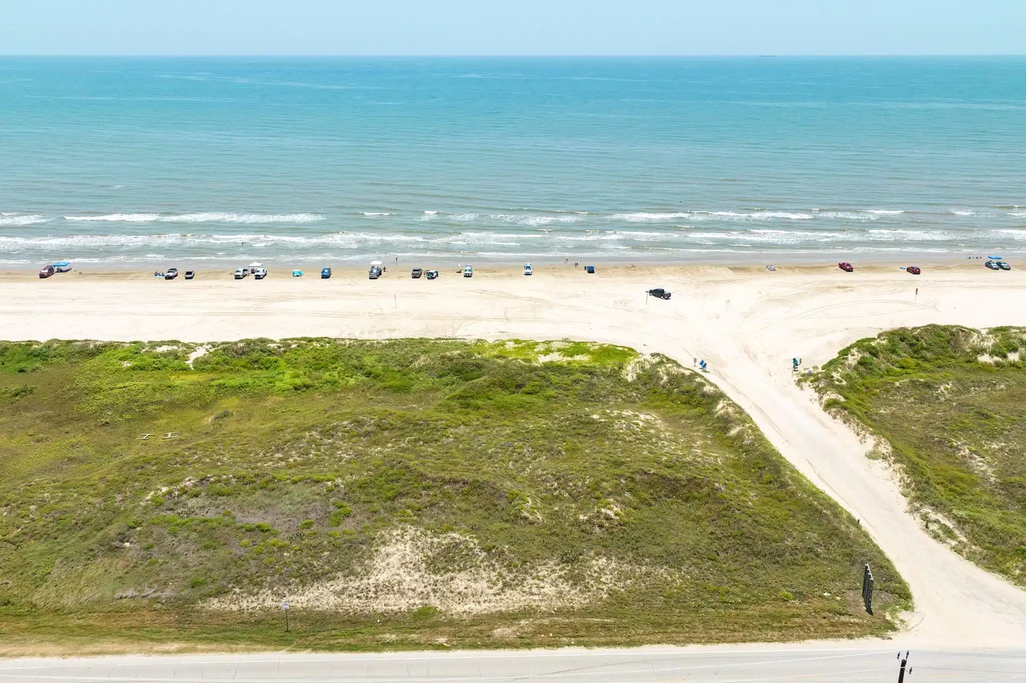 Image 1: Beachfront Beauty