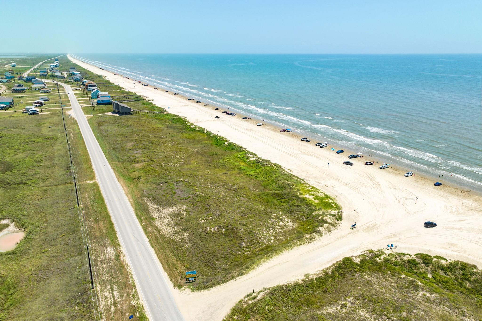 Image 4: Over 100' of Beachfront View