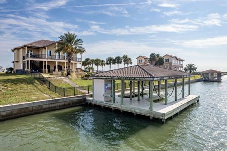 230 Chateau Way