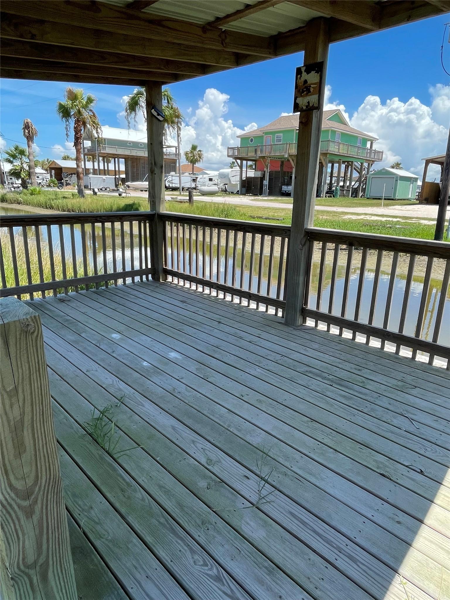 Image 2: Gazebo over the canal