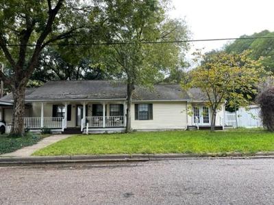 815 3rd Street