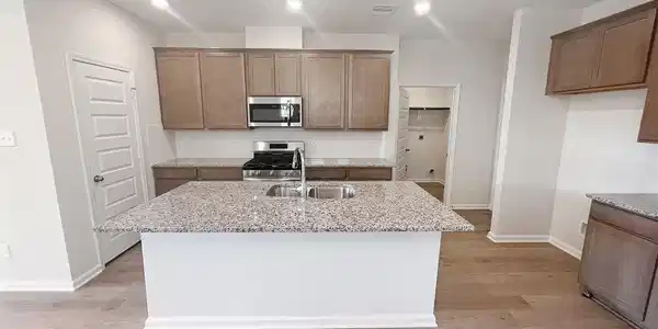 Image 4: The Robin II- Kitchen. Sample image to be used for