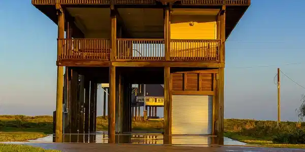 Image 2: Amazing location just a 3 min drive to The Big Sto