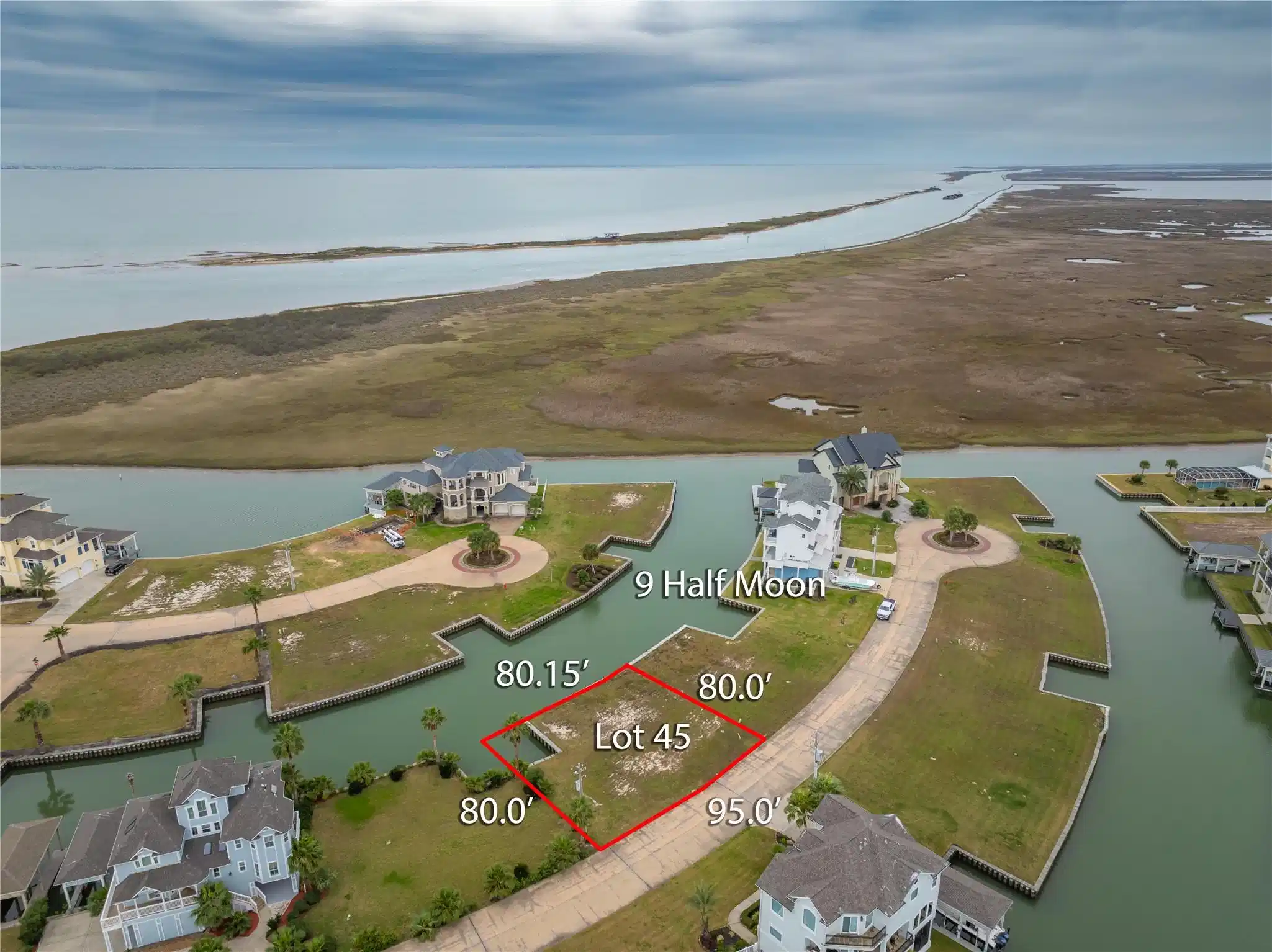 Image 1: Boatslip will accommodate a 30' boathouse. Across