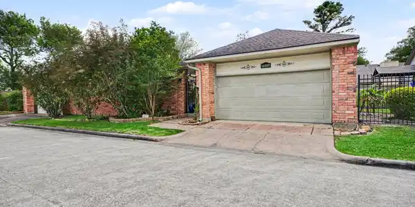 Image 3: Detached two-car garage