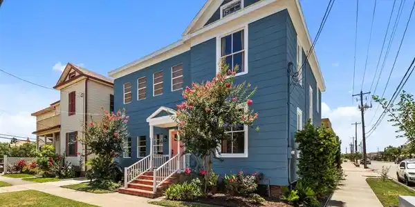 Image 2: Beautiful Galveston Island home built in 1912.