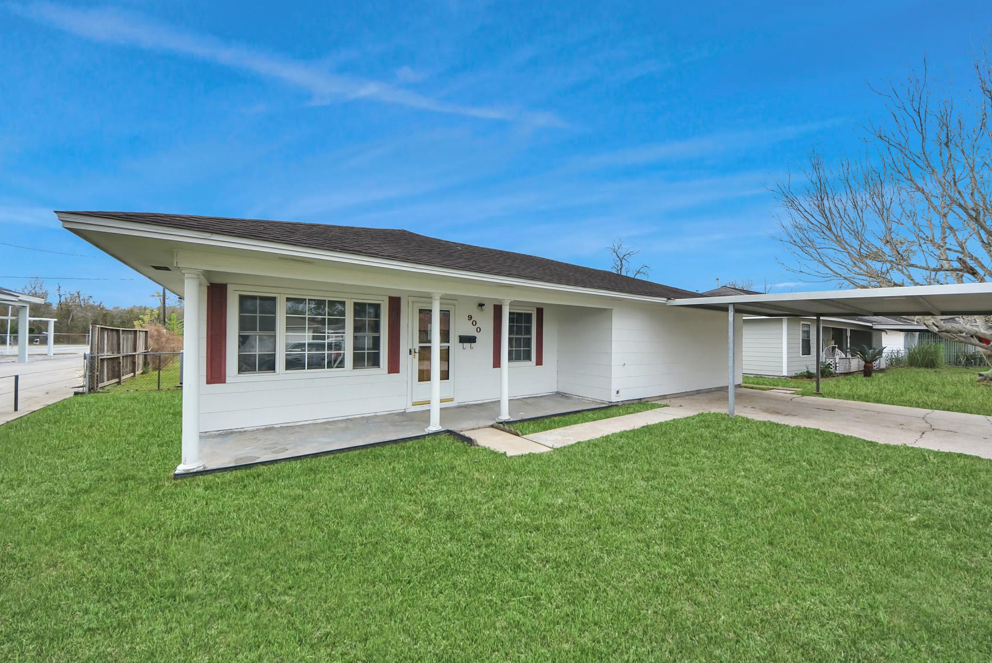 Image 3: Front porch