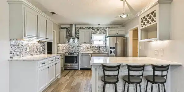 Image 2: Step into this beautiful updated kitchen (Virtuall