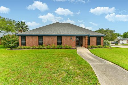 2602 Quaker Drive