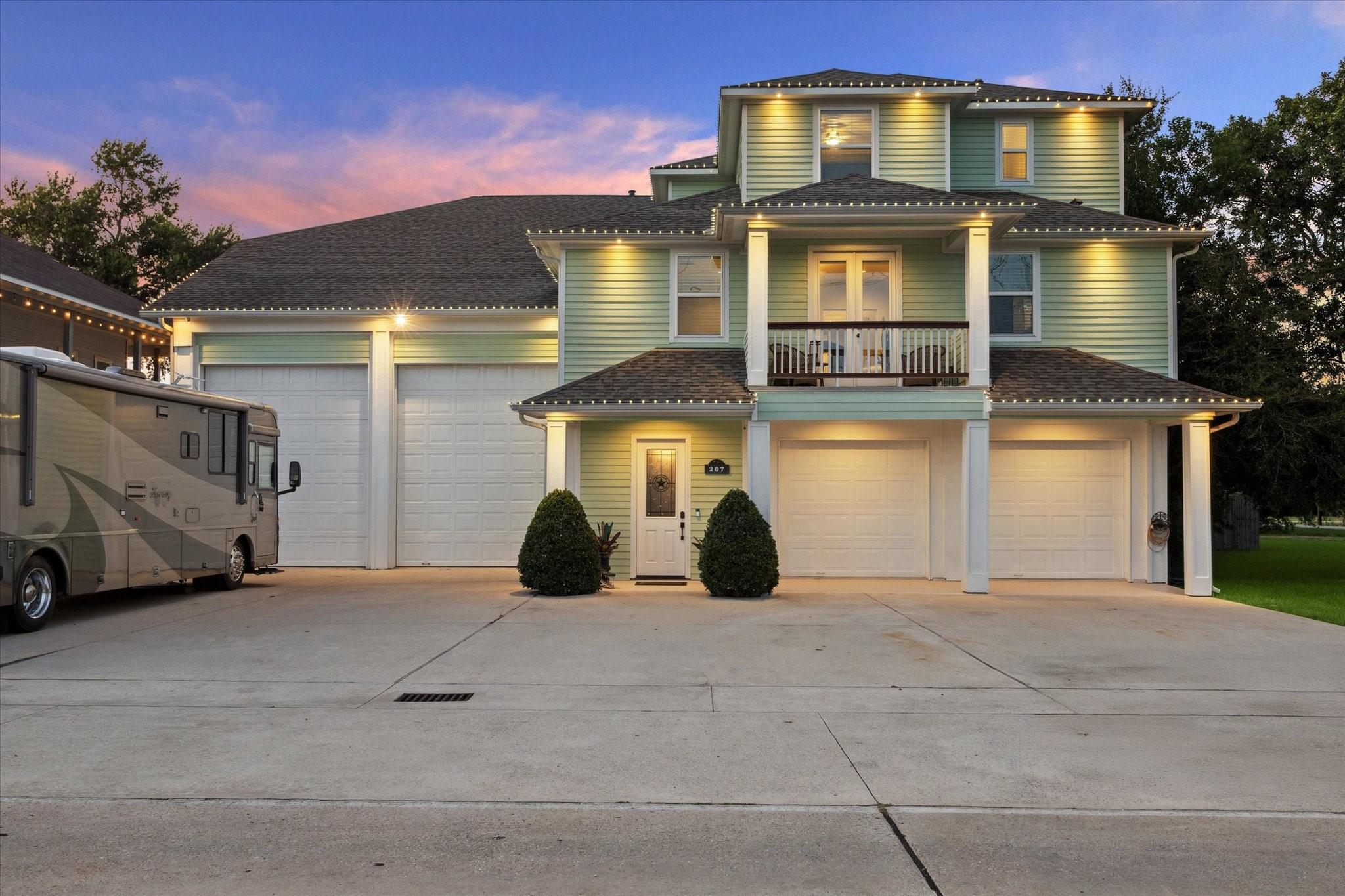 Image 1: Welcome home to this luxury estate