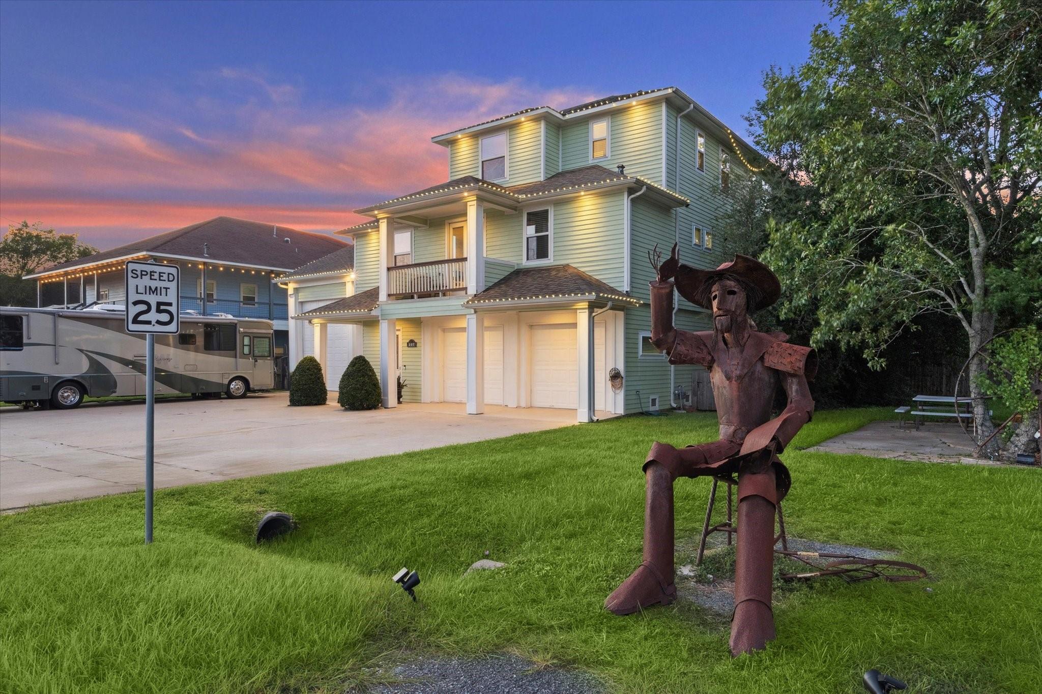 Image 2: The famous Don Quijote House