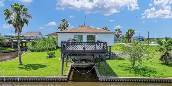 1571 Blue Water Drive