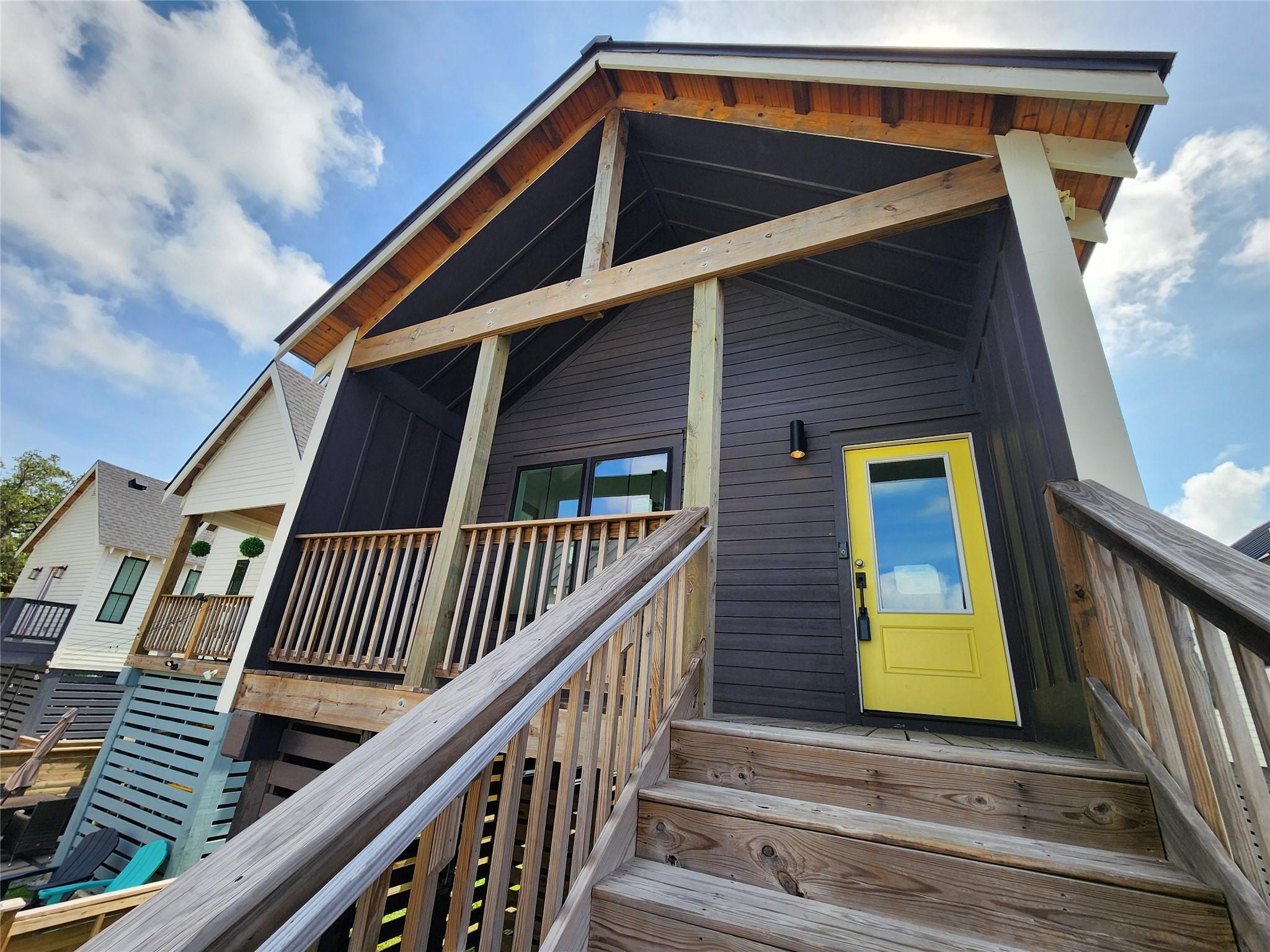 Image 3: Entry