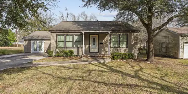 2406 Oaklawn Drive