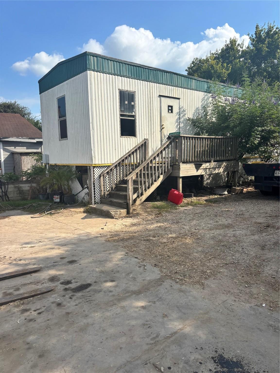 Image 4: Mobile home can be used as office or residential s