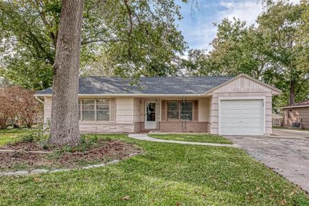 114 N Holly Drive