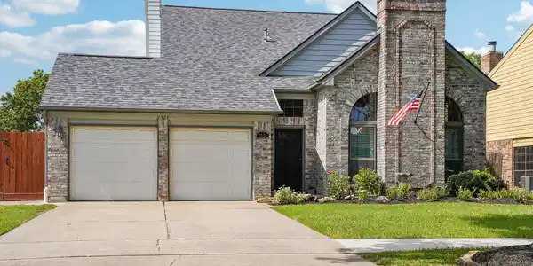 2524 Sawyer Drive
