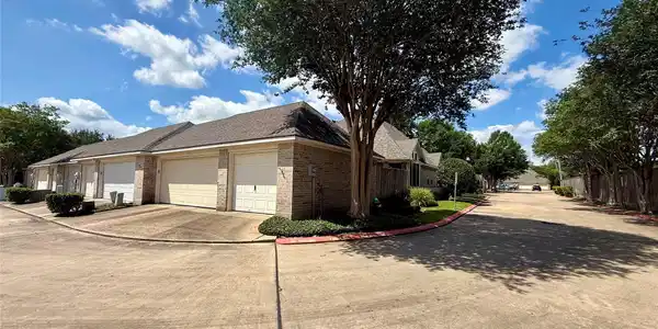 Image 3: Spacious 3-car garage&mdash;truly a rare find!