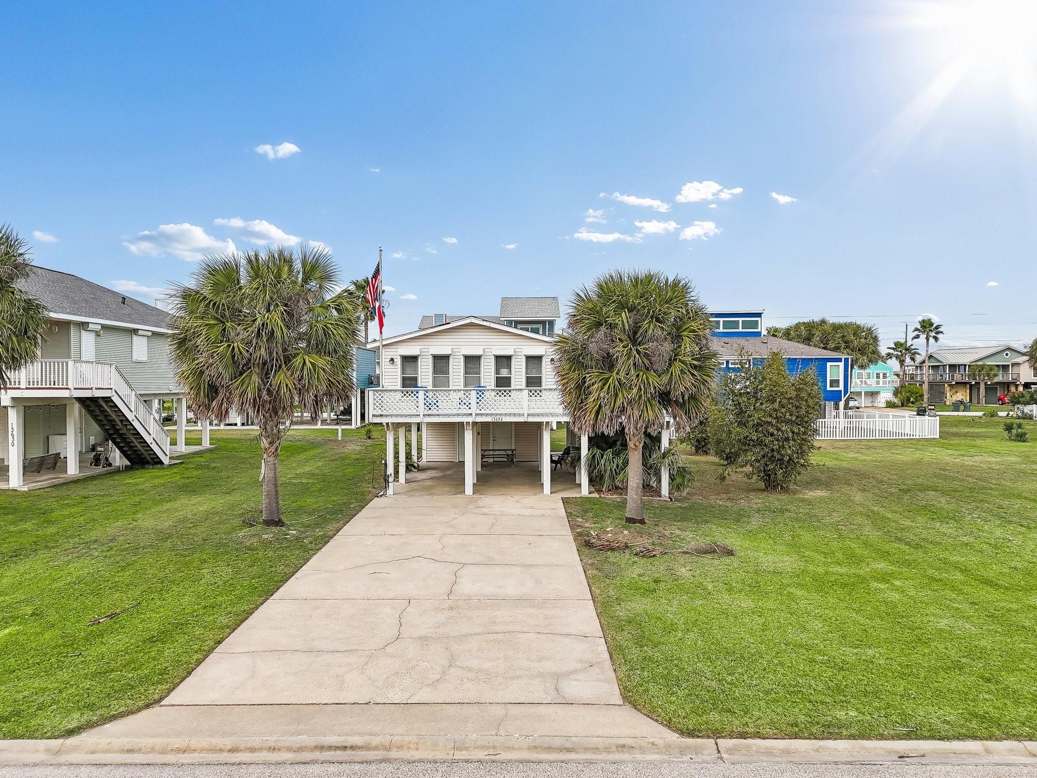 Image 1: Classic Pirates Beach cottage with a timeless coas