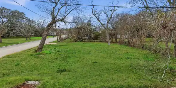 Image 3: This spacious homesite is cleared and ready for co
