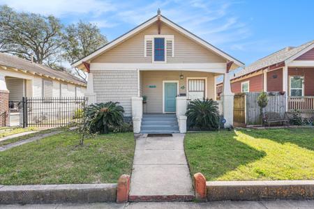 4419 Avenue Q 1/2