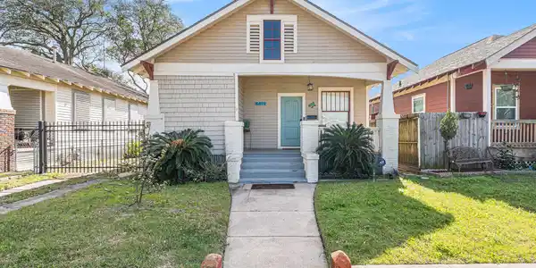 4419 Avenue Q 1/2