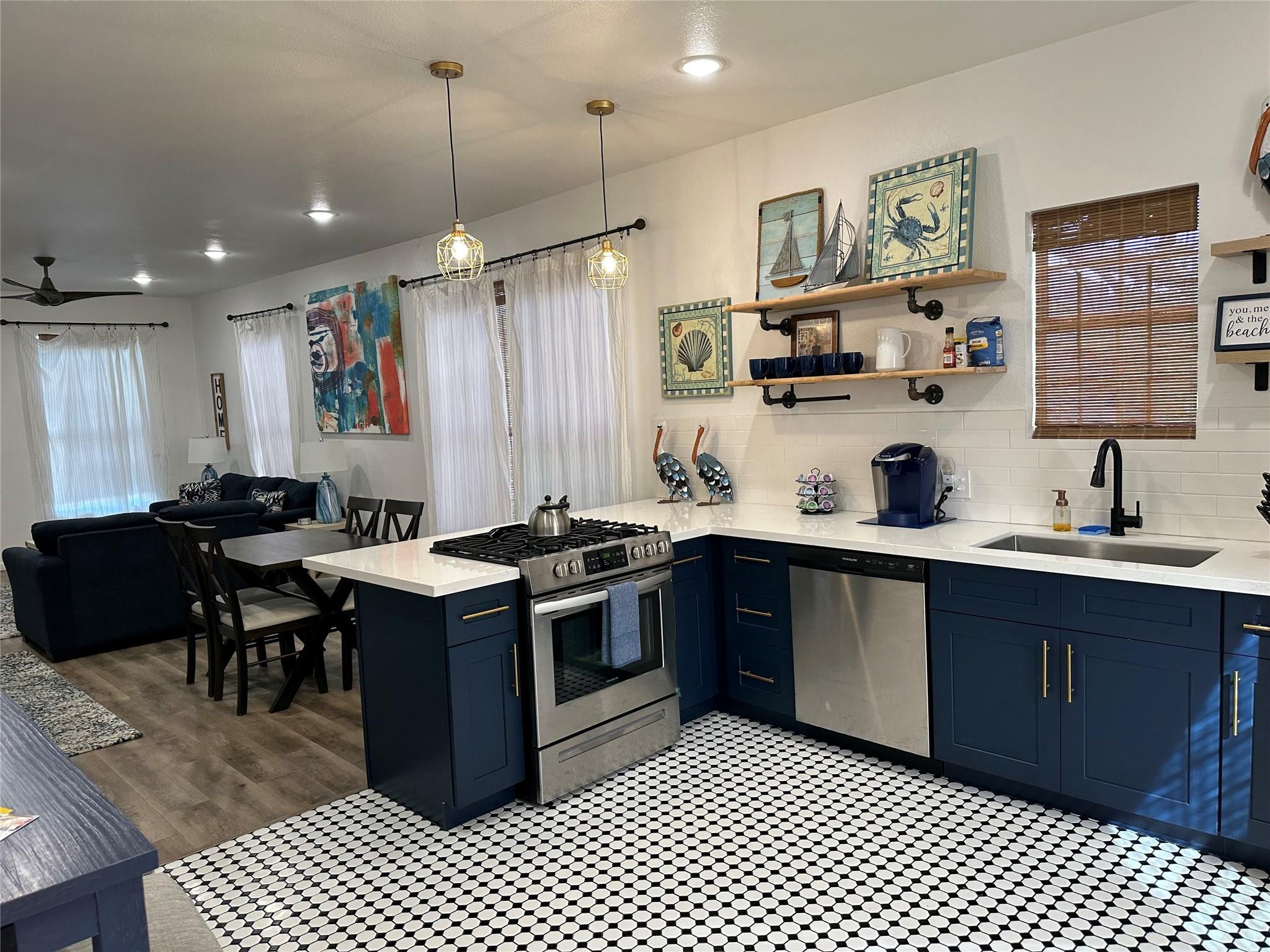 Image 4: This kitchen is by far any chef's dream! This spac